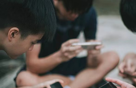 18岁的孩子沉迷游戏怎么办