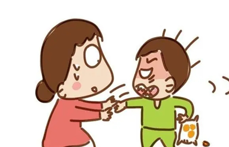 小孩打妈妈的时候怎么处理
