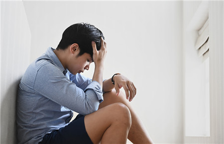 18岁男孩自卑怎么办