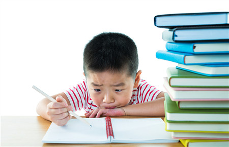 9岁男孩不想上学怎么回事