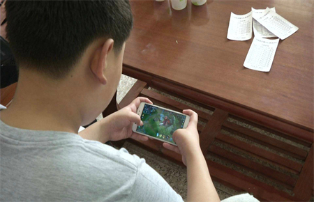 孩子叛逆沉迷手机怎么办