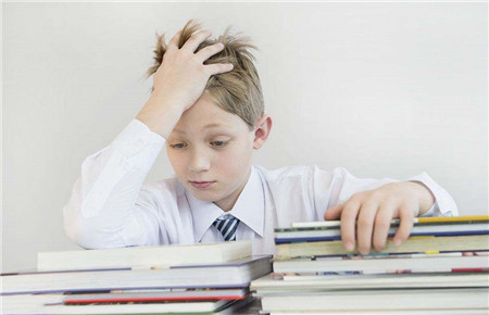 孩子不想上学而撒谎怎么办