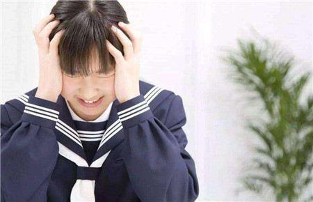 高一女孩不想上学