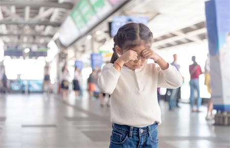 孩子多动不听话应该如何管教