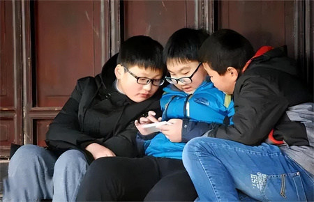 孩子网络成瘾的外部原因
