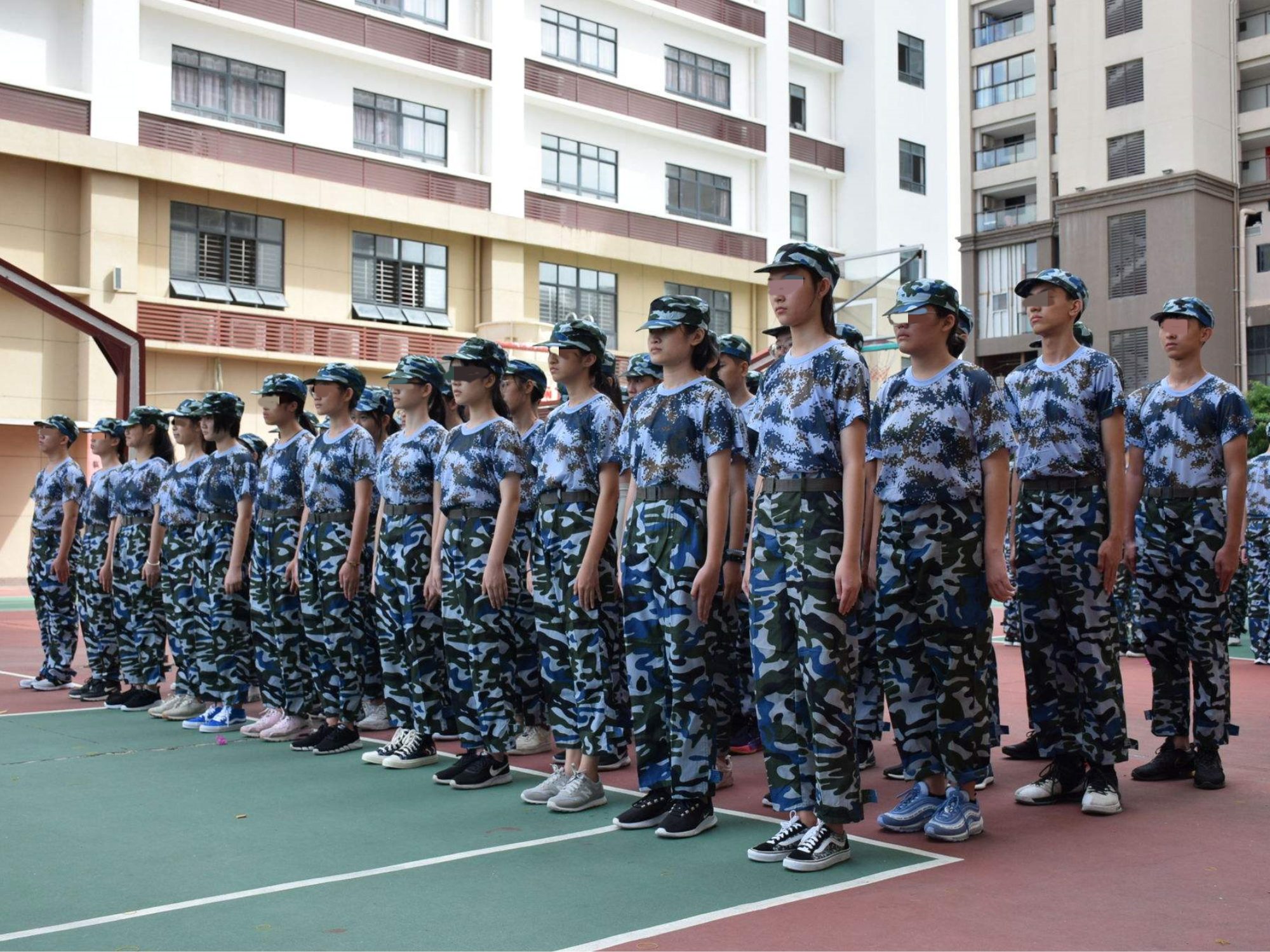 封闭式军事化学校,孩子叛逆期教育学校