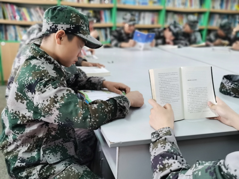 新起点读书活动日，寻找书中人间真理，新起点青少年特训学校