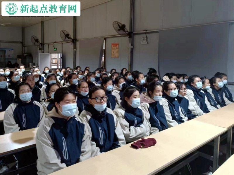 用音乐抚慰心灵，音乐治疗健康课在新起点孩子叛逆学校开展