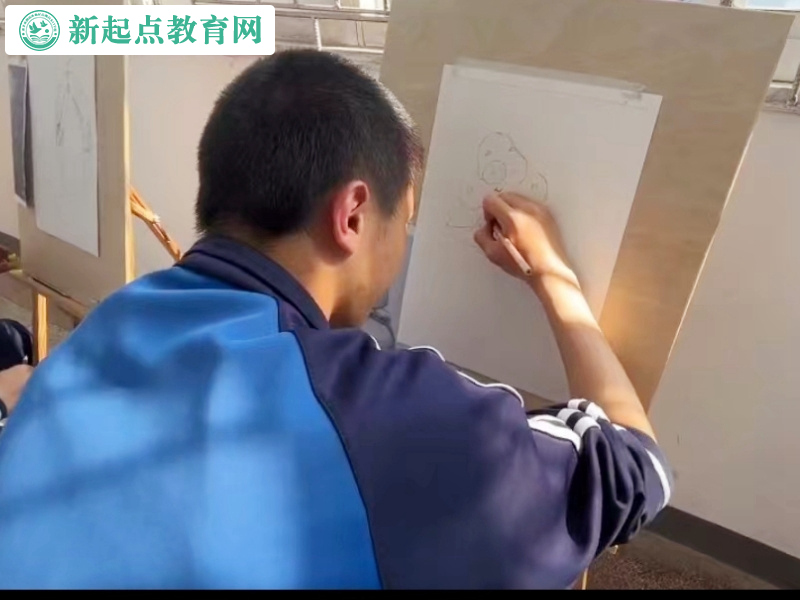 新起点叛逆孩子教育学校激发孩子绘画兴趣