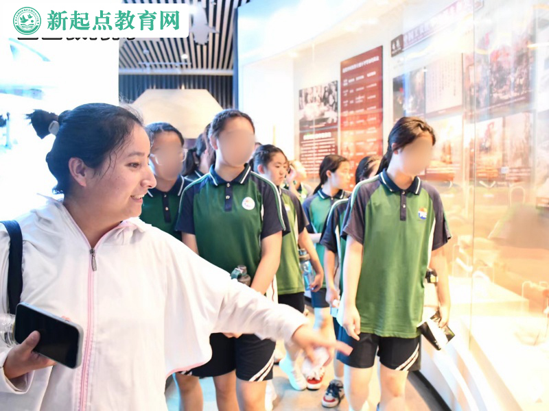 新起点教育专门学校组织学生参观雷锋纪念馆
