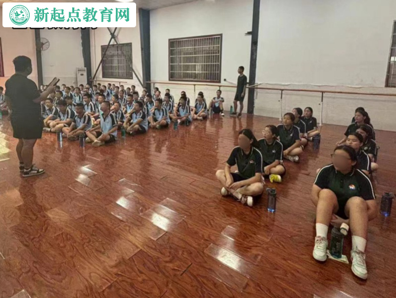 新起点教育专门学校举办军歌比赛